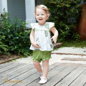 2pcs Baby Girl Naia™ Ocean Print Flutter-sleeve Top and Ruffle Trim Solid Shorts Set - 12-18 Months, GrayGreen